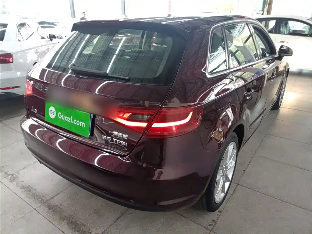 Audi A3 2014 Sportback 35 TFSI Automatic Comfort фото 5