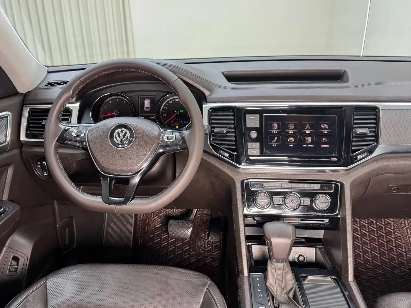 Volkswagen Teramont 2019 380TSI 4WD Luxury Edition China VI фото 21