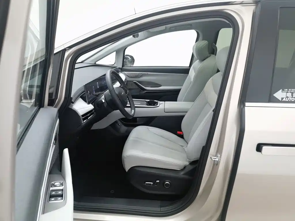 SAIC Maxus Maxus G70 2024 2024 Model 2.0T Automatic Flagship 7-Seater