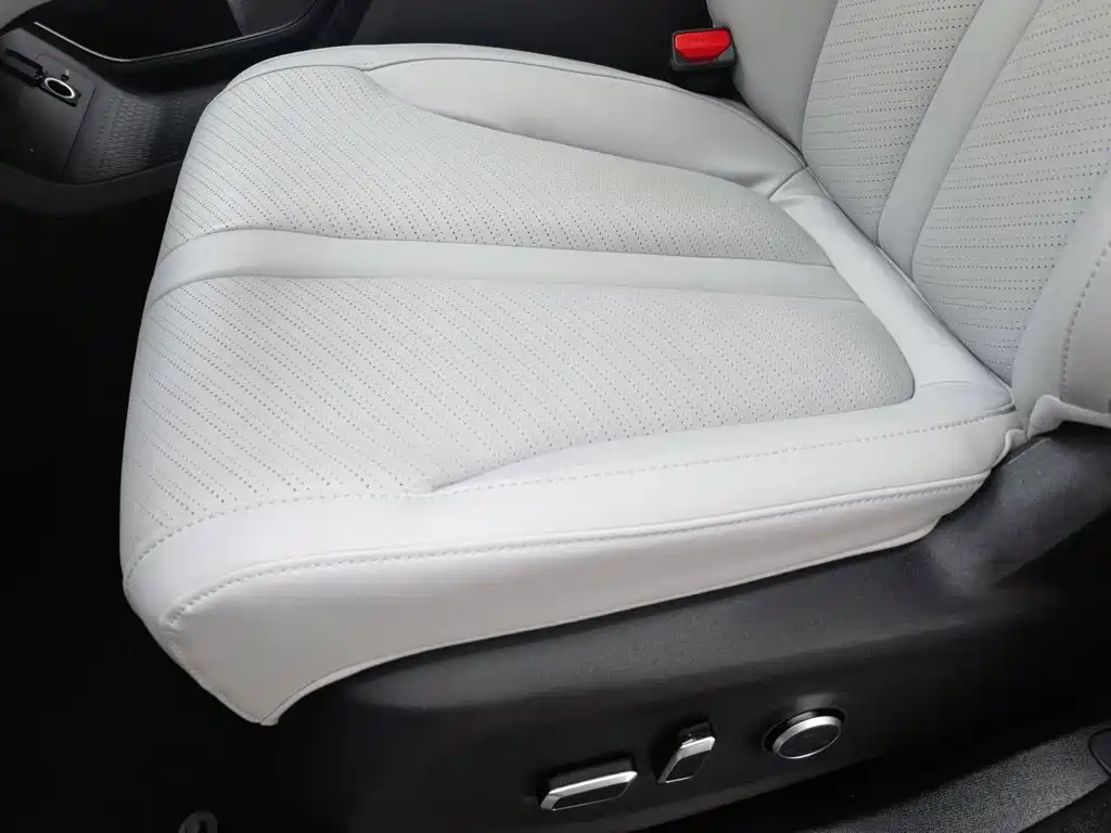 SAIC Maxus Maxus G70 2024 2024 Model 2.0T Automatic Flagship 7-Seater
