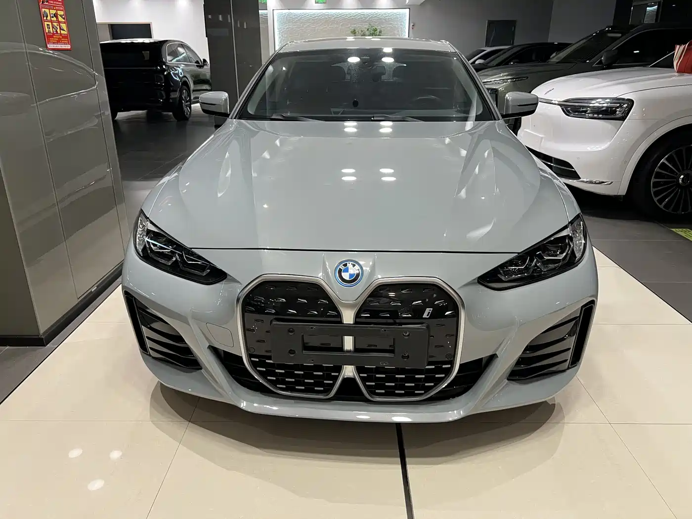 BMW i4 2023 eDrive35 фото 2