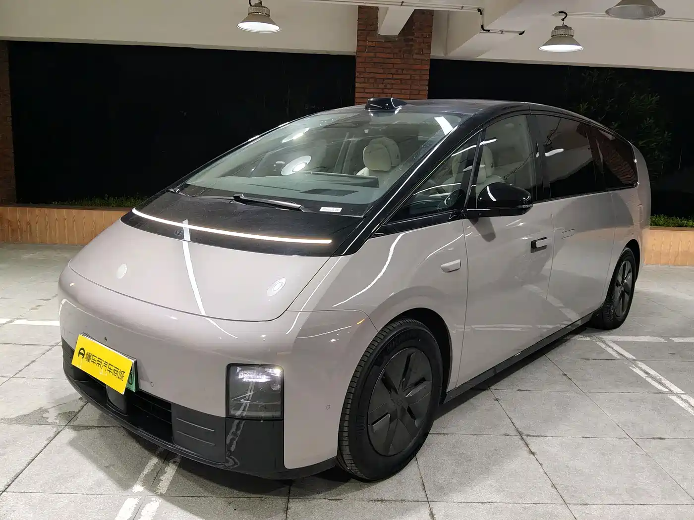 Li Auto MEGA 2024