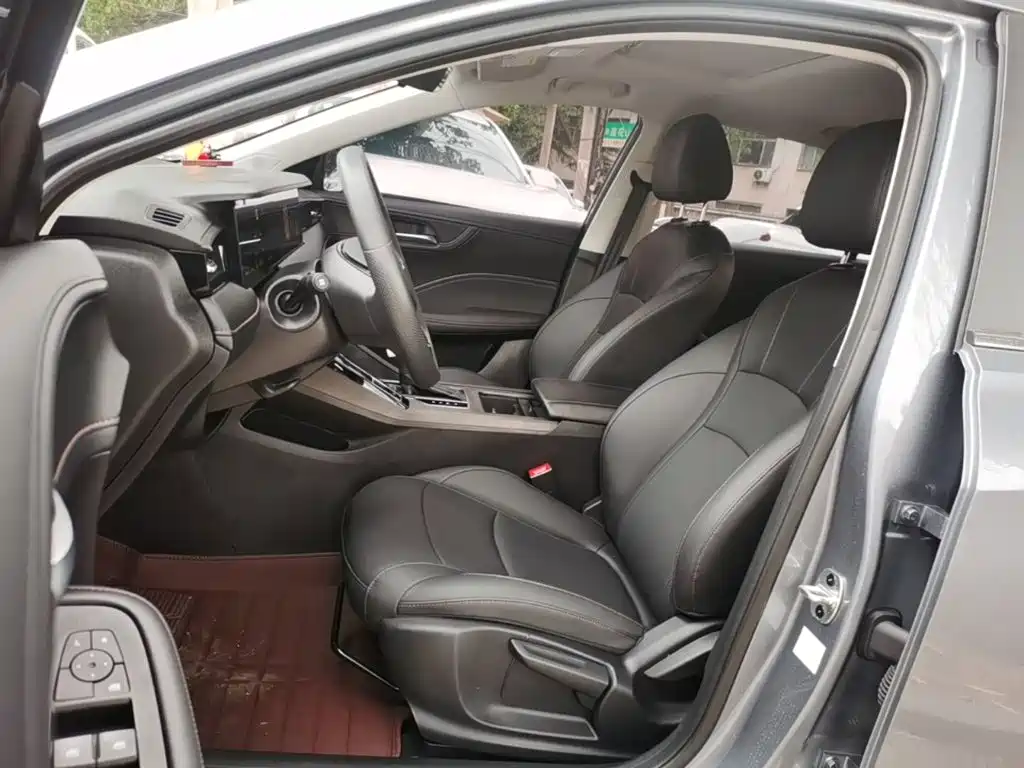 Roewe i5 2025 2023 1.5L CVT Luxury Edition