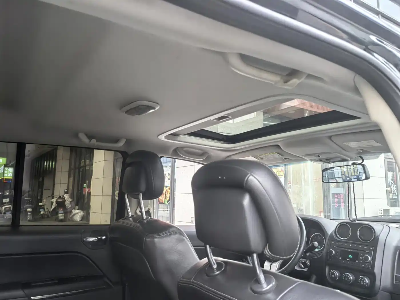 Jeep Compass (Import) 2012 2012 2.4L AWD Luxury Edition