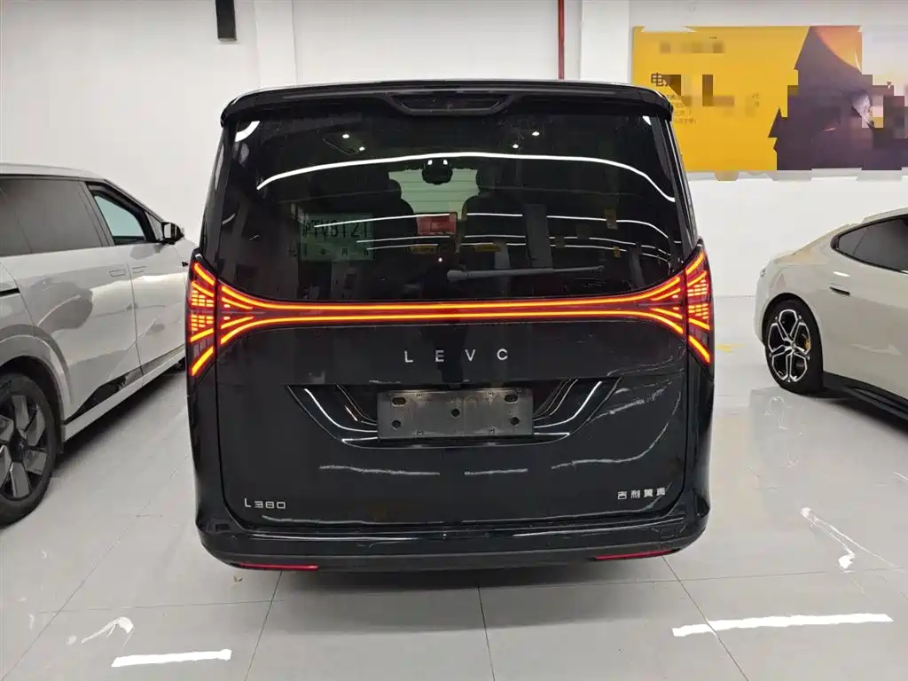 Geely Galaxy Yizhen L380 2025 Model 650km Flagship Edition AWD фото 4