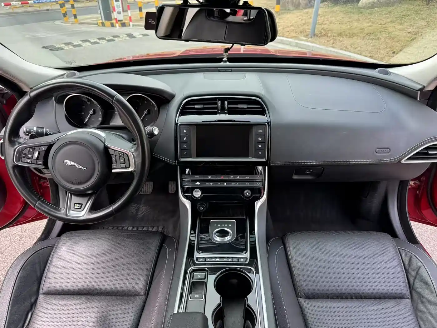 Jaguar XE 2016 2015 2.0T 200PS R-Sport
