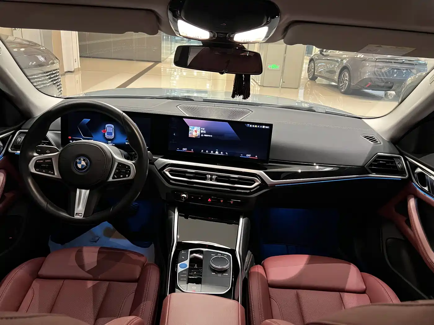 BMW i4 2023 eDrive35 фото 4