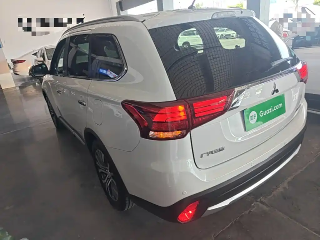 Mitsubishi Outlander 2017 2016 2.4L 4WD Elite Edition 5-seater