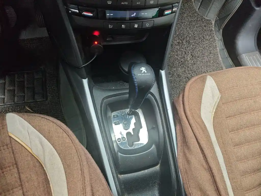 Фото 7 - Peugeot 2008