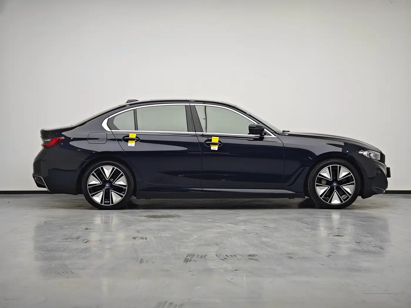 BMW i3 2022 eDrive 35 L фото 9