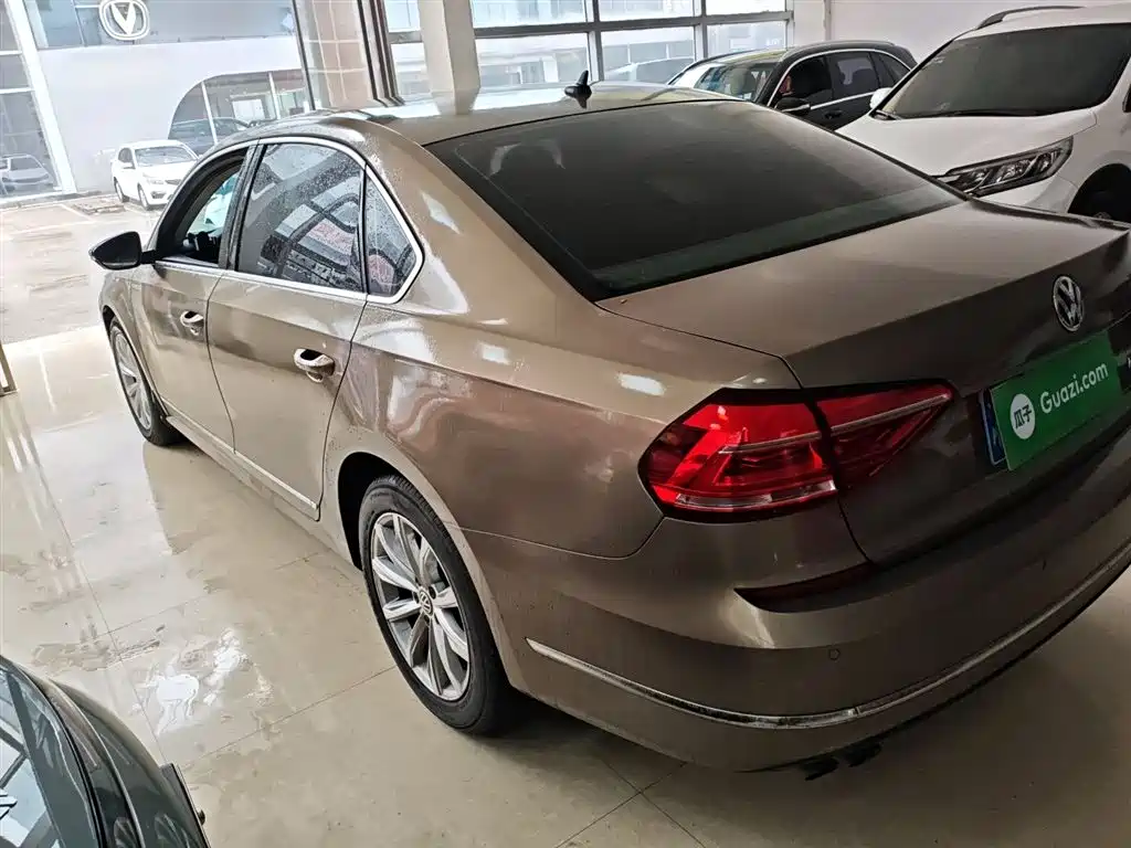 Volkswagen Passat 2017 280TSI DSG Prestige фото 5