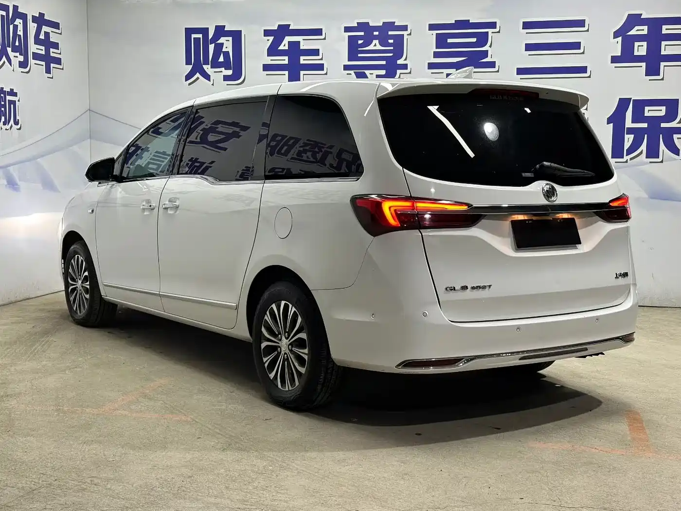 Buick GL8 2022 Land Business Class 652T Prestige фото 4