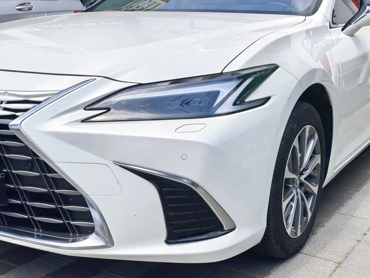 Lexus ES 2025 2025 200 Ultimate Edition