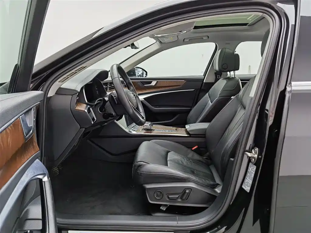 Audi A6L 2021 45 TFSI Exclusive Elegance фото 10