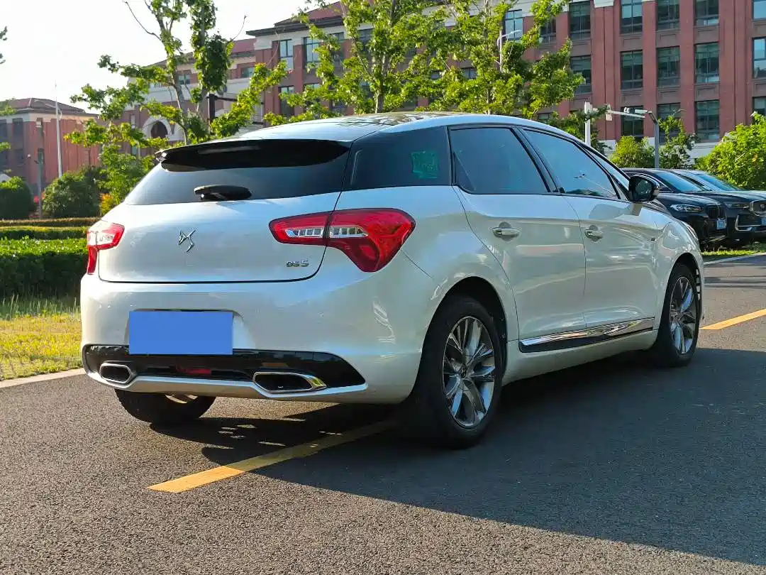 DS 5 2014 1.6T Luxury THP160 фото 4