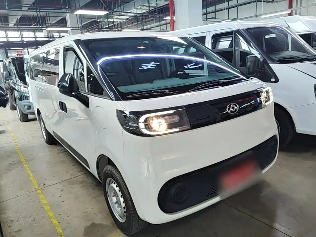 SAIC Maxus Dana V1 2025 2024 V1 Long Wheelbase Low Roof Multi-Purpose (62kWh)
