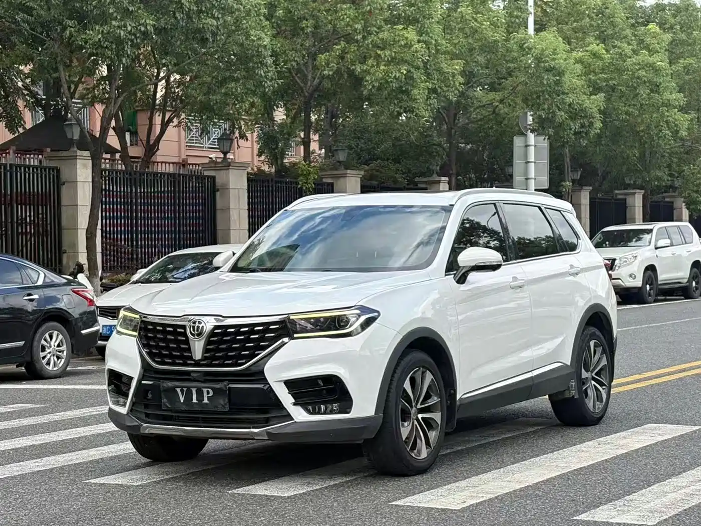 Zhonghua V7 2019 2018 280T Manual Luxury 5-Seater