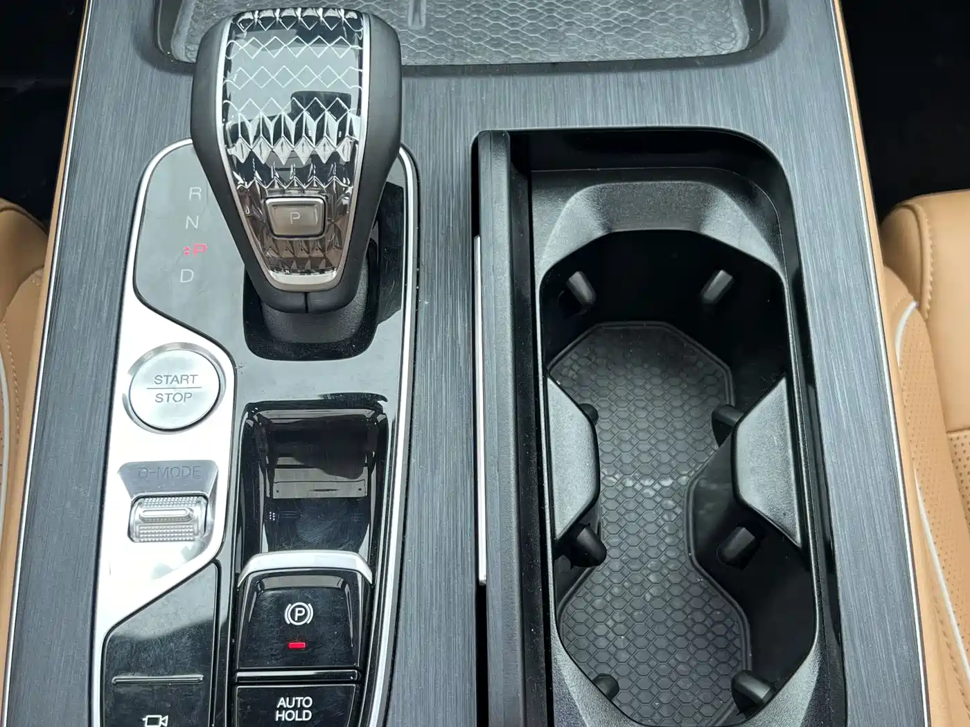 GAC Trumpchi Trumpchi GS8 2025 Pilot Series 2.0TGDI 2WD Luxury Edition 5-seater фото 8