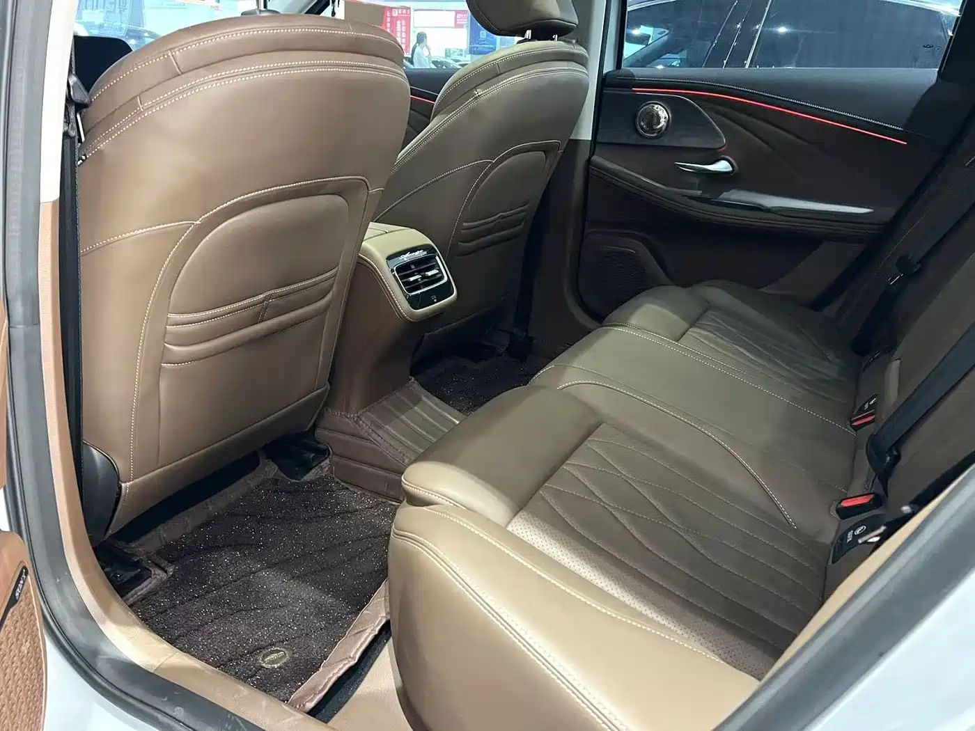 Chery Arrizo 8 2026 2025 Model 2.0T Automatic Royal+