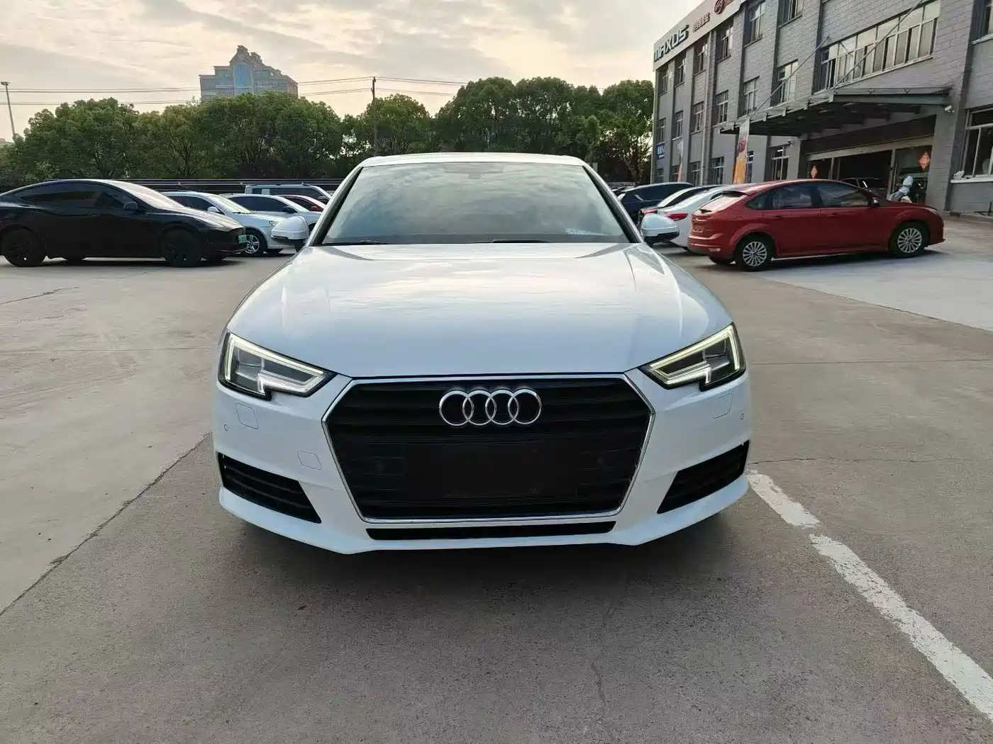 Audi A4L 2017 40 TFSI Fashion Edition фото 2