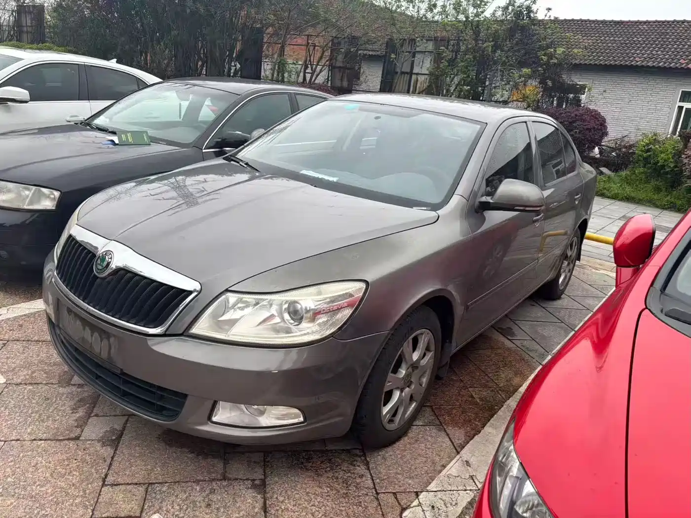 Škoda Octavia 2013 1.6L Automatic Elite Edition фото 2