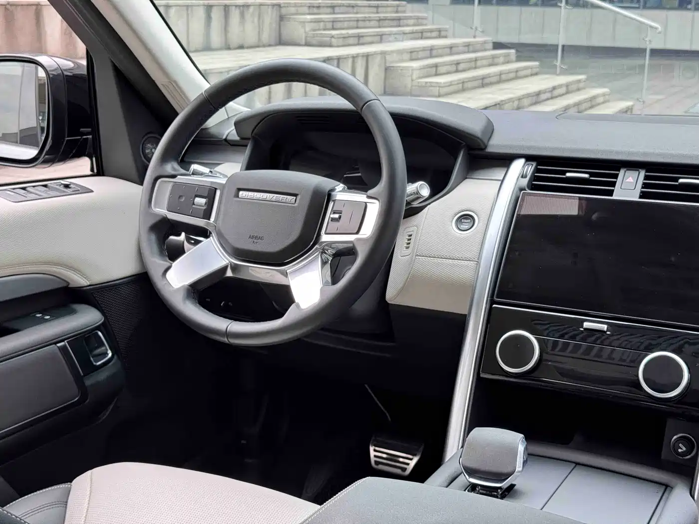 Land Rover Discovery 2021 360PS R-Dynamic S фото 11