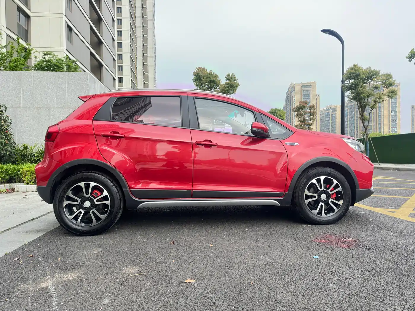 Фото 4 - Geely Vision X3