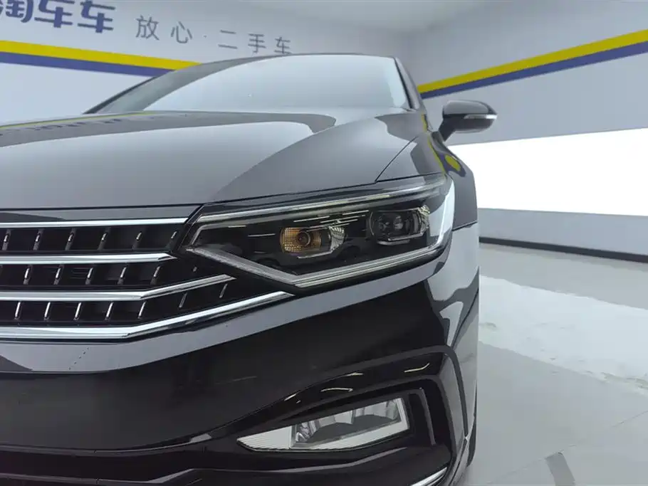 Volkswagen Magotan 2023 Model 2 Million Commemorative Edition 330TSI DSG Luxury фото 5