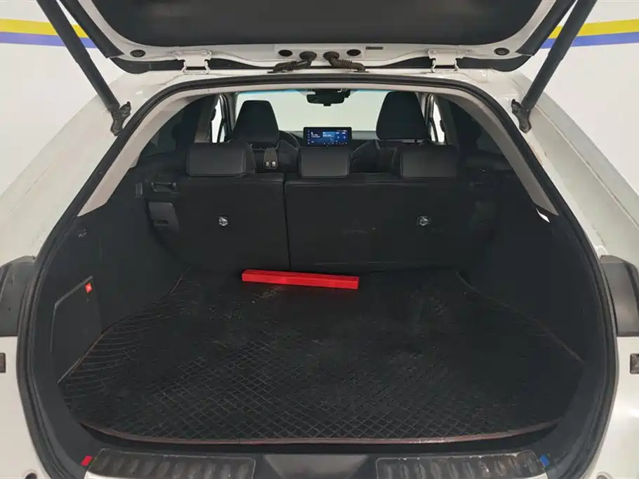 Toyota Venza 2023 2.0L CVT FWD Premium фото 4