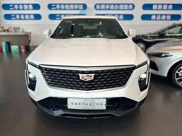 Cadillac XT4 2024 28T 2WD Premium — фото 3