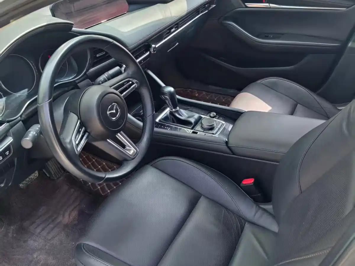 Фото 4 - Mazda Mazda 3