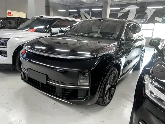 Li Auto Li Xiang L9 2025
