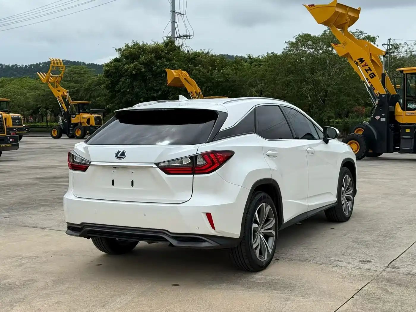 Фото 9 - Lexus RX