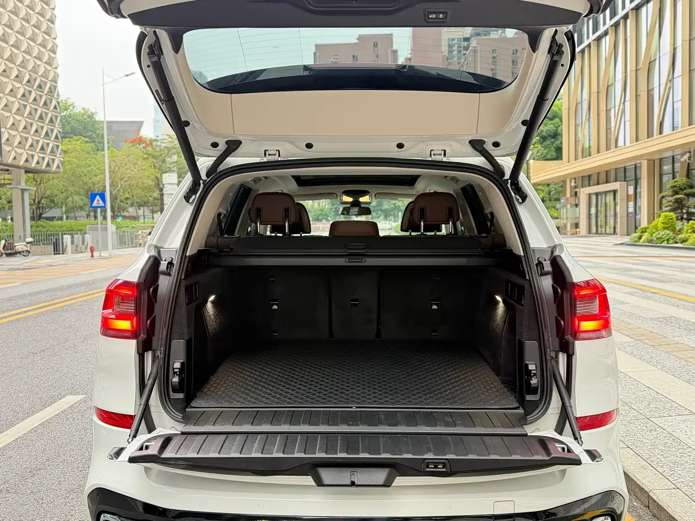 BMW X5 (Import) 2021 Facelift xDrive40i Exclusive M Sport Package фото 18