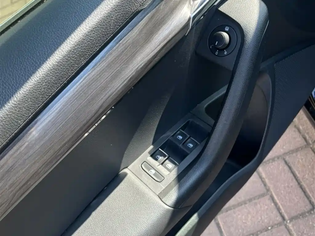 Škoda Octavia 2017 TSI280 DSG ZhiXing фото 12