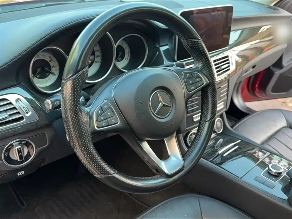 MERCEDES-BENZ CLS
