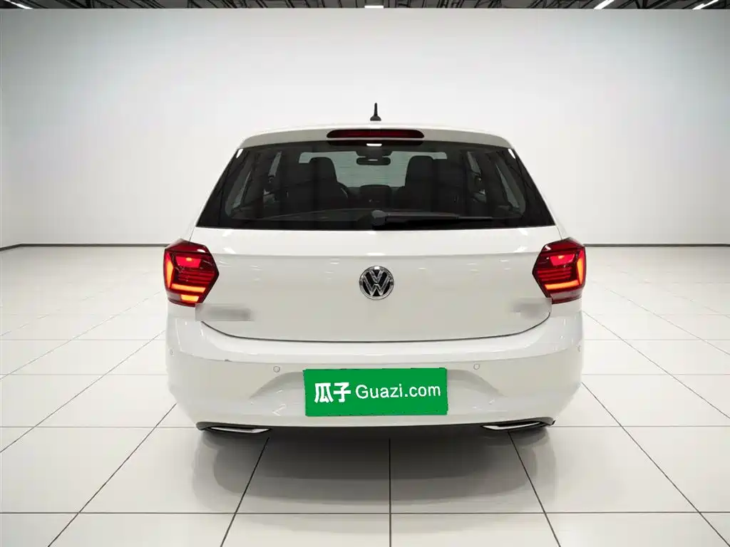 Volkswagen Polo 2019 Plus 1.5L Automatic Panorama Enjoyment Edition фото 6