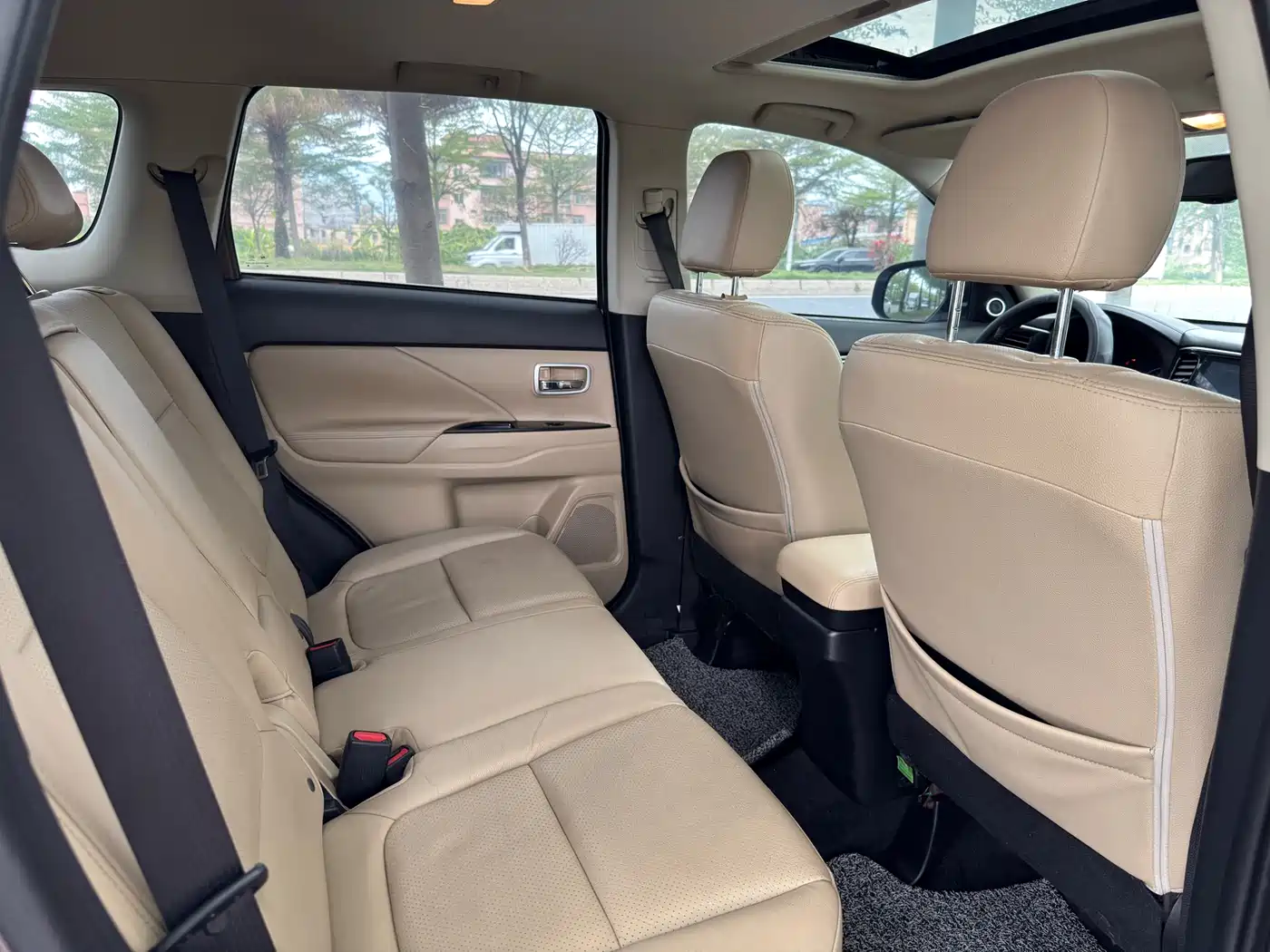 Mitsubishi Outlander 2018 2.0L 2WD Glory Edition 5-seater фото 7
