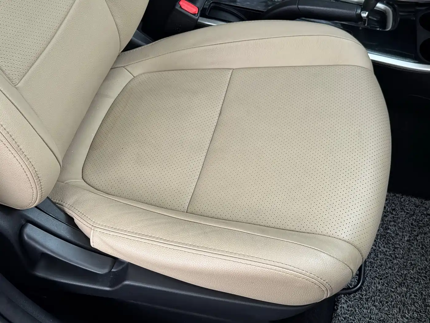 Mitsubishi Outlander 2018 2.0L 2WD Glory Edition 5-seater фото 8
