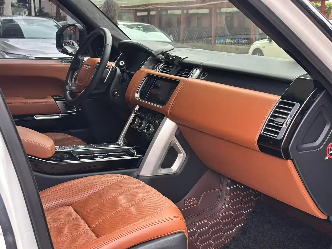 Land Rover Range Rover 2016 5.0 SC V8 AB Ultimate Autobiography LWB фото 6