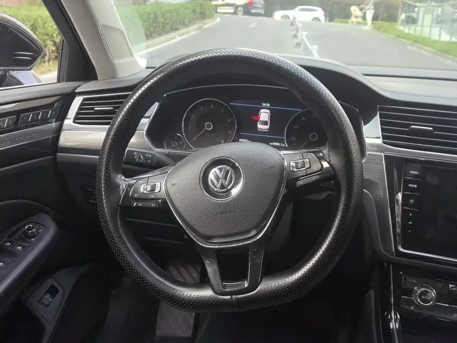 Volkswagen Phideon 2018 2018 Facelift 380TSI FWD Business