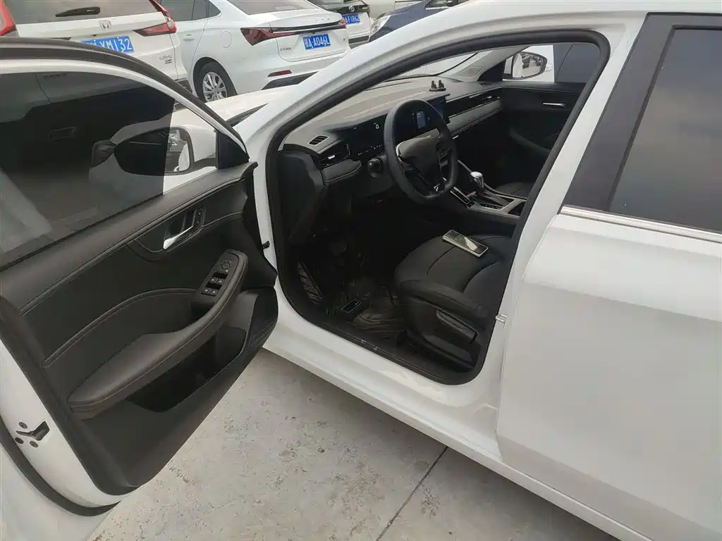 ROEWE I5