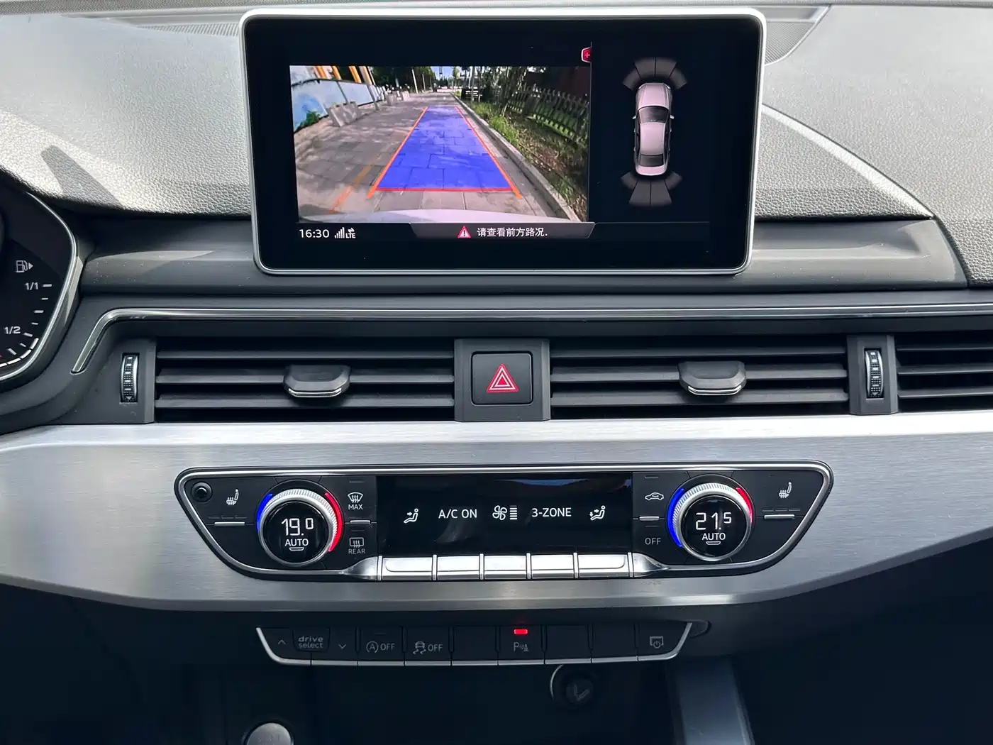 Фото 9 - Audi A4L