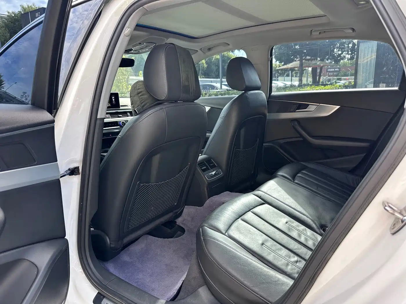 Фото 5 - Audi A4L