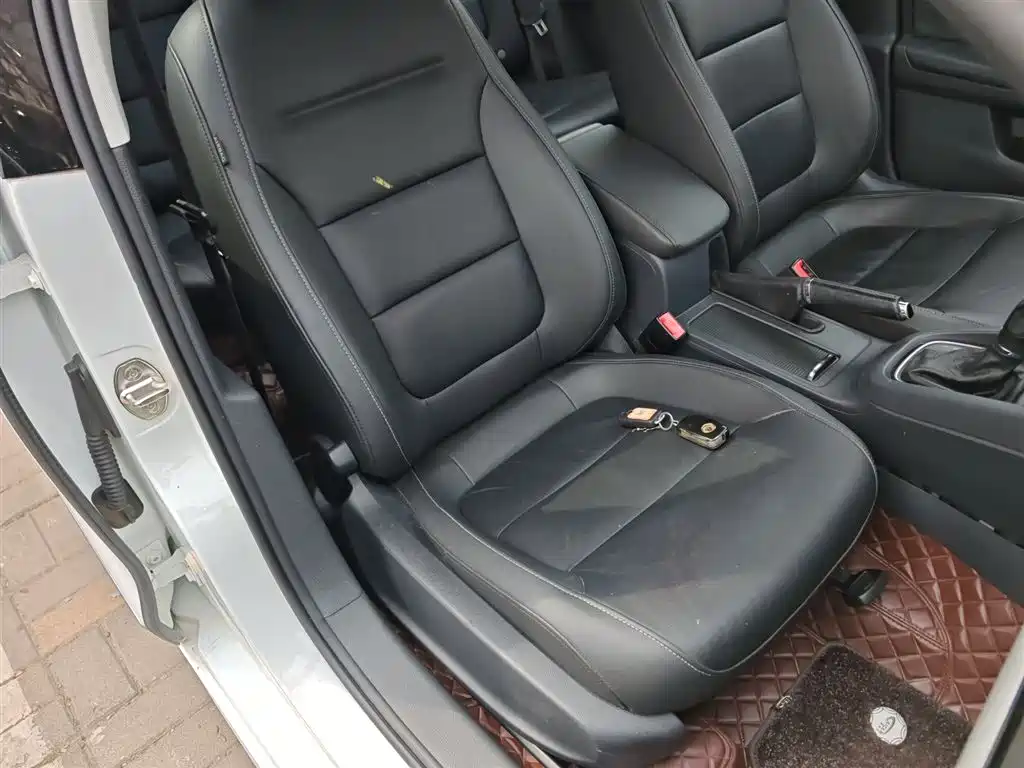 Volkswagen Sagitar 2017 1.6L Automatic Comfort фото 25