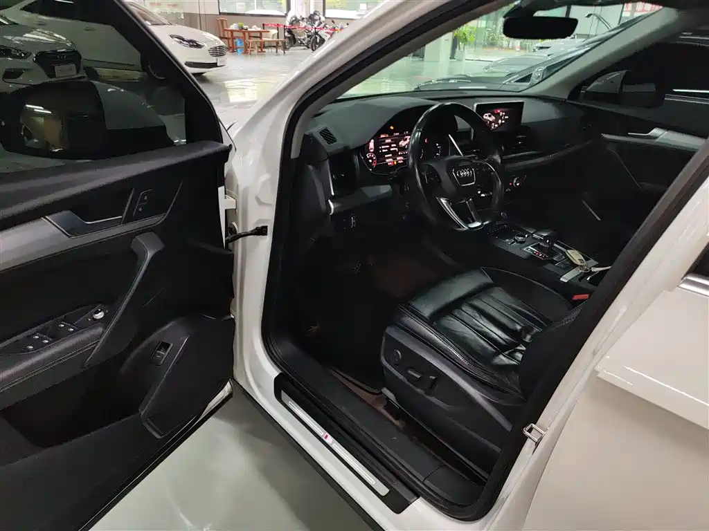 Audi Q5L 2020 40 TFSI Prestige Fashion фото 16