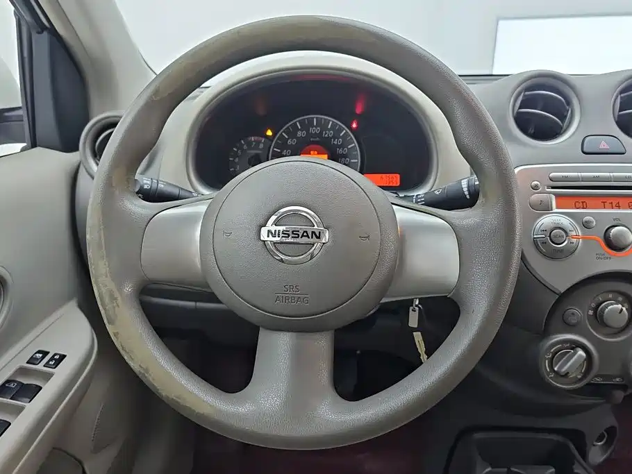 Nissan March 2014 2010 1.5L Manual Easy-Shine Edition