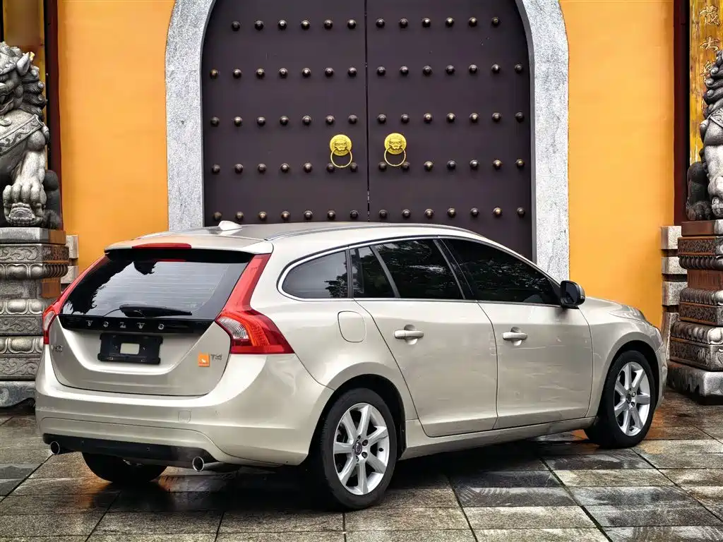 Volvo V60 2017 2017 T4 Zhi Shang Edition China V