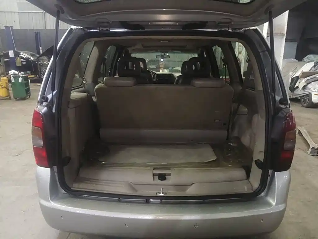 Photo 4 - Buick GL8