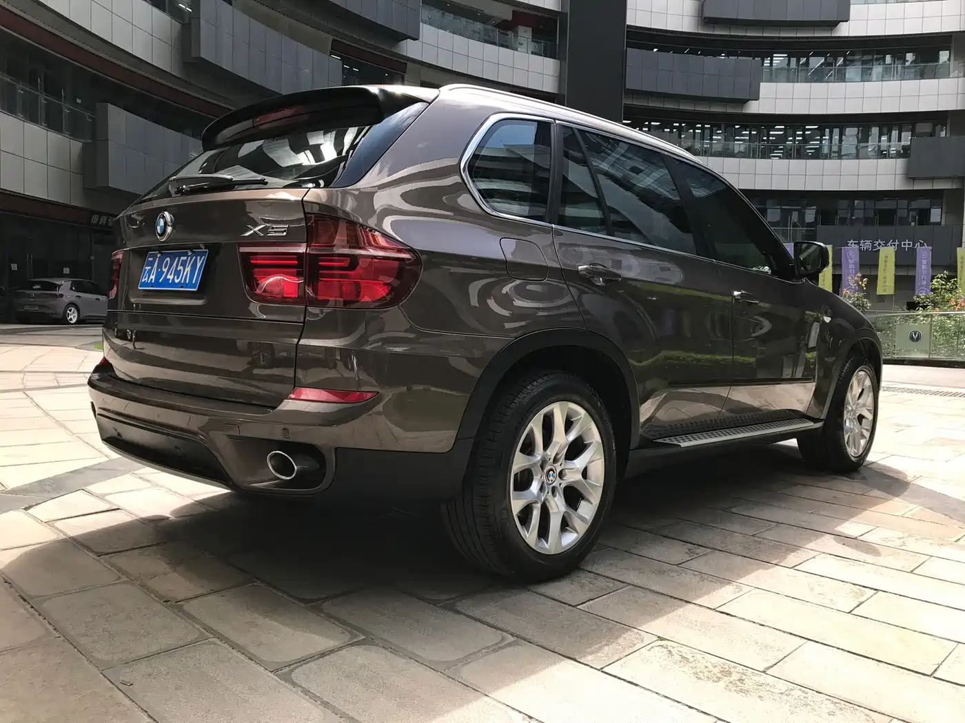BMW X5 (Import) 2011 xDrive35i Luxury Edition фото 8